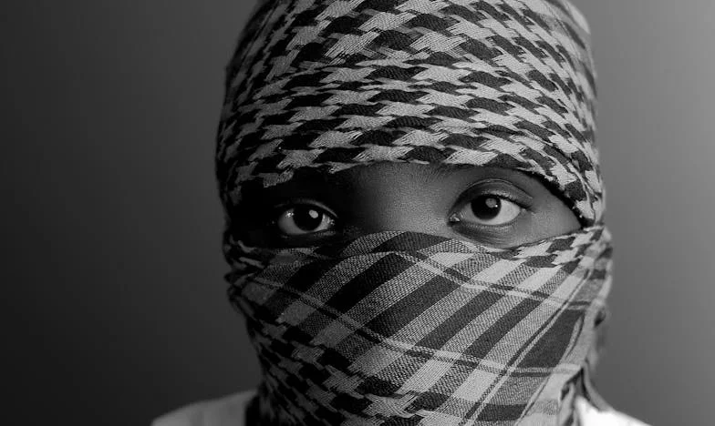 Quand les murs deviennent trop fins : Mon histoire de voisinage, de famille et de confiance brisée