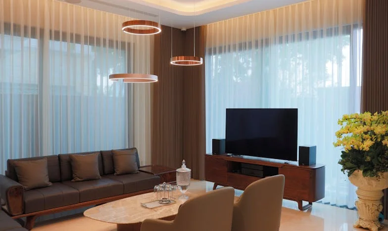 Une enveloppe blanche pour mon anniversaire : le secret qui a brisé le silence de ma famille