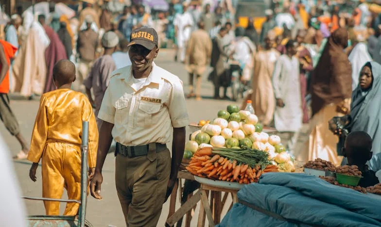 « Mon fils veut s’installer chez nous avec sa famille. N’avons-nous vraiment plus notre mot à dire ? » – Mon combat pour ma maison et ma dignité
