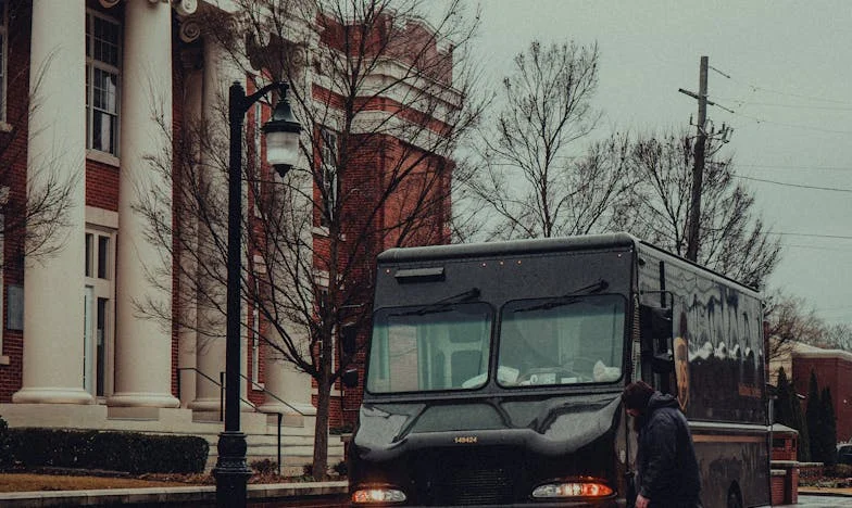 Quand l’amour frappe à la porte à 57 ans : Entre le cœur et le sang