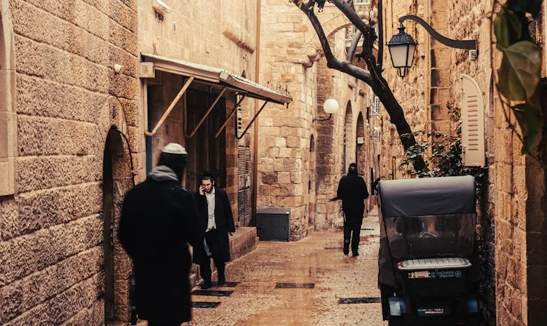 « Fuir l’invisible : le jour où j’ai quitté Julien »