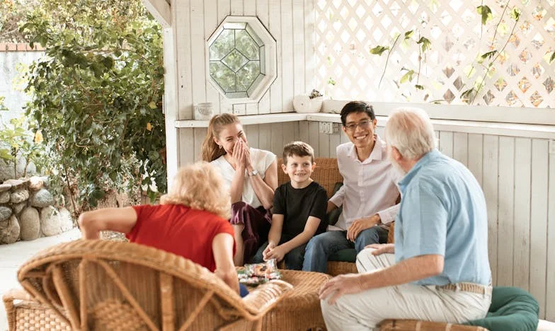 Fuir pour exister : l’histoire de Camille, l’aînée invisible
