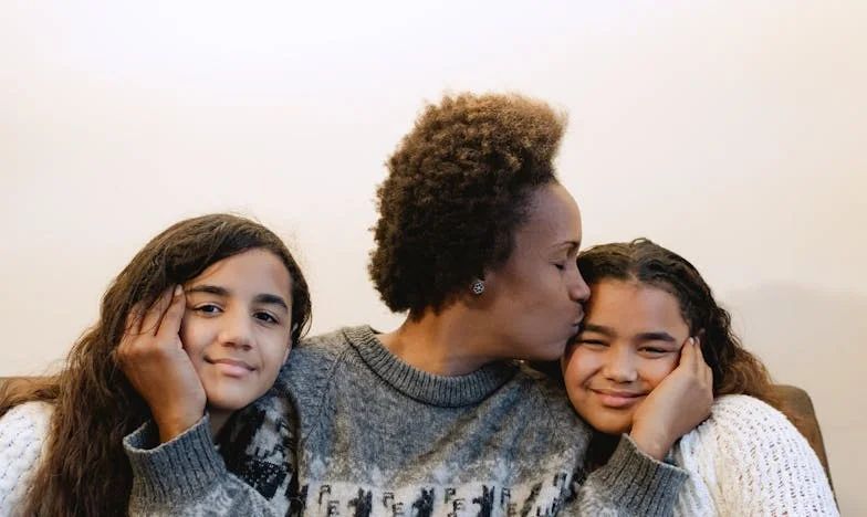 Je n’aurais jamais cru devoir feindre la mort pour survivre – Mon combat contre la violence conjugale dans une famille française