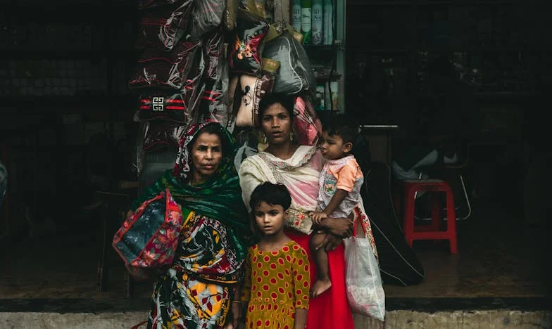Mon beau-père dévore notre foyer : Jusqu’où va la famille ?