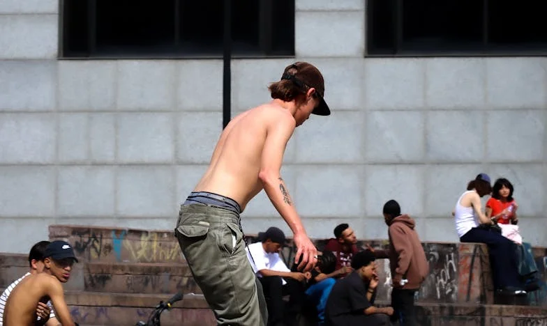 Quand la frontière se brise : L’histoire d’une mère et de sa voisine