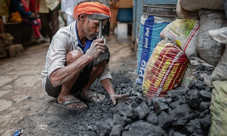 Après cinquante ans, la trahison de mon mari a bouleversé ma vie