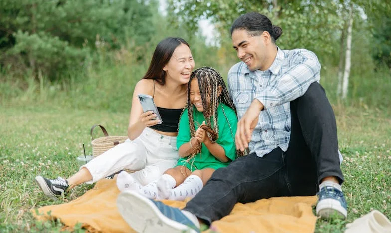 Je n’arrive toujours pas à y croire : mon père veut léguer la moitié de la maison à son fils de son premier mariage