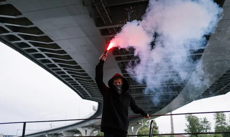 Ma belle-mère veut s’installer chez nous : mon mari n’ose pas lui dire non, mais moi, je refuse de perdre mon foyer