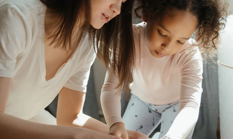 Notre maison, mais pas vraiment la nôtre : Histoire d'une famille, d'un foyer, d'une trahison
