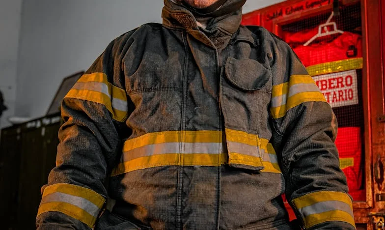 « Tu devrais être à la maison, pas au bureau ! » – Mon combat entre famille et rêves personnels