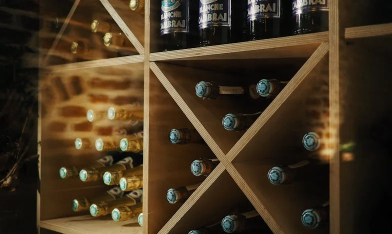 « Il est temps de grandir », déclara ma belle-mère en jetant ma collection : l’histoire d’une trahison silencieuse