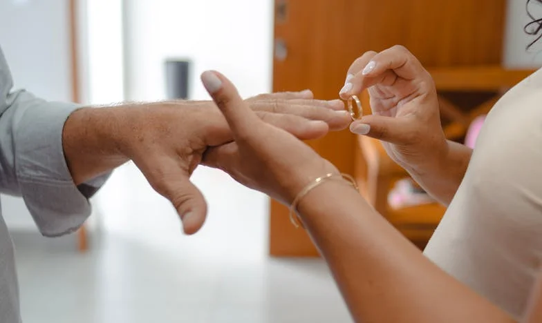 J’ai tout sacrifié pour l’amour… et il m’a trahie devant tout le monde