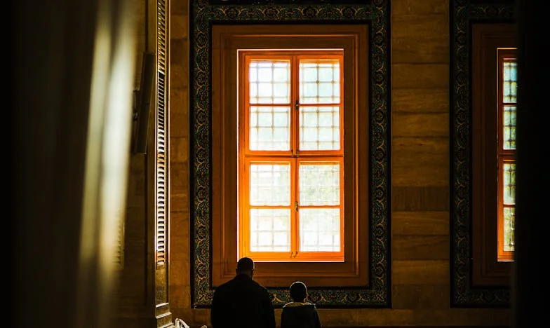 Je me cache au travail pour fuir mon mari : Histoire d’amour, de désillusion et de courage
