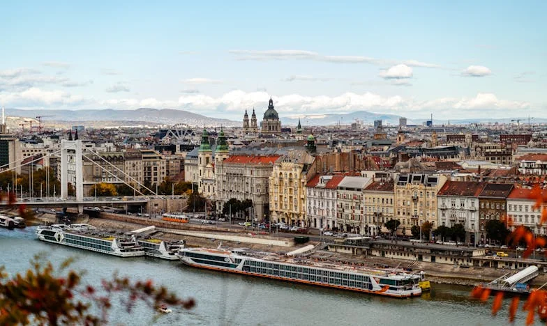 L’invité inattendu : Comment mon beau-père a bouleversé notre mariage