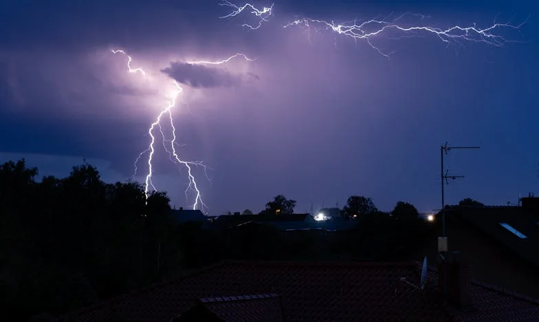 Quand l’amour et l’ambition s’entrechoquent : Mon histoire de choix déchirant entre carrière et famille