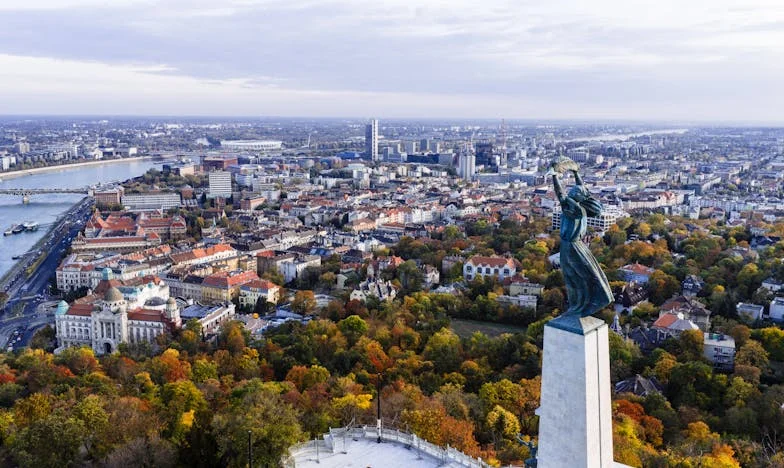 Sous le même toit : Histoire de honte, de combat et de victoires d’une mère française