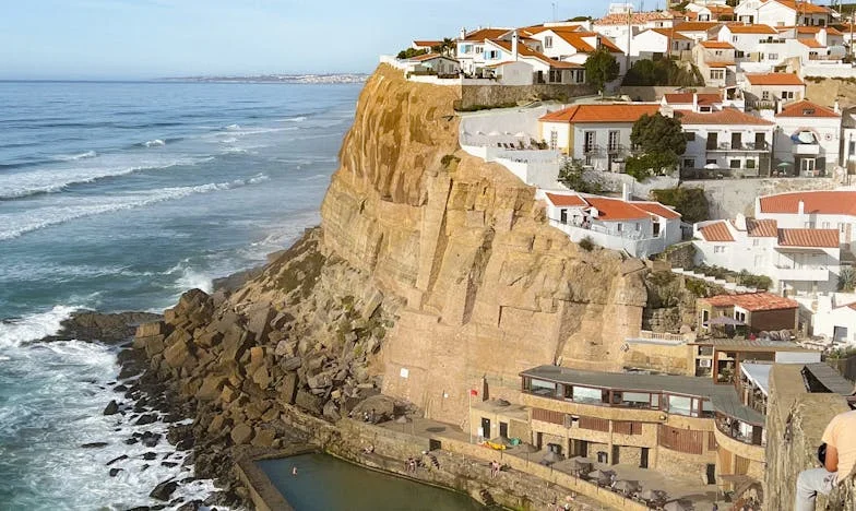 L’ombre de l’estime : Le combat silencieux de Claire, Élodie et Patricia