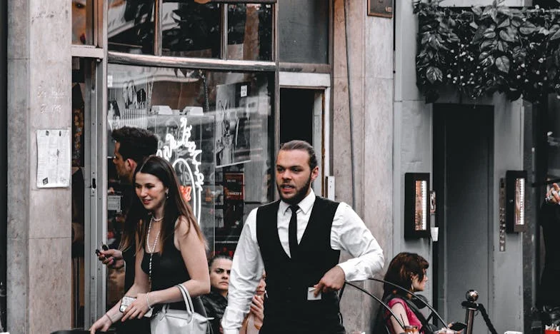 Quand la famille de mon gendre devient l’ennemi : Mon combat pour ma fille et la paix familiale