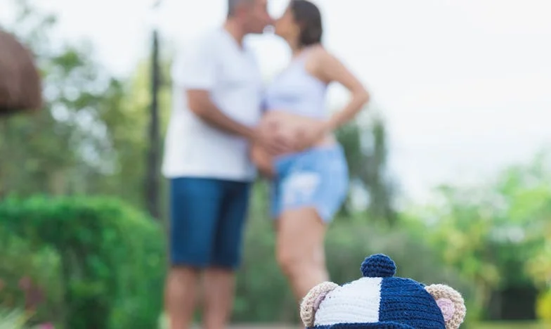 Seule dans la cour : Histoire d’une mère française dans un village du Loiret