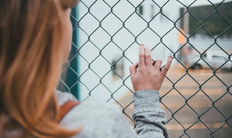 Le choix du silence : Quand la famille divise au lieu d’unir