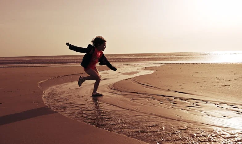 35 év után újra találkoztam az első szerelmemmel – és minden, amit eltemettem magamban, felszínre tört