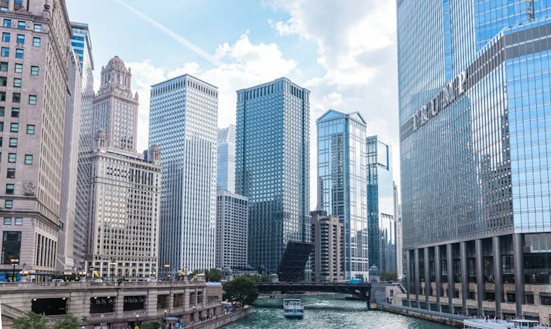 Amikor a család kevés: A szüleim a közelben laknak, mégis bébiszitterre van szükségem – Vajon miért nem segítenek?