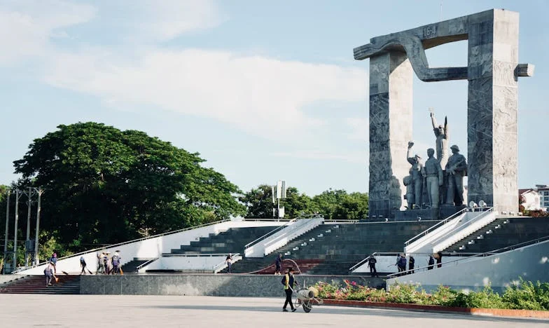 „Apa, hagyj már békén!” – Egy magyar apa és fia fájdalmas elszakadása, amikor a pénz mindent tönkretett