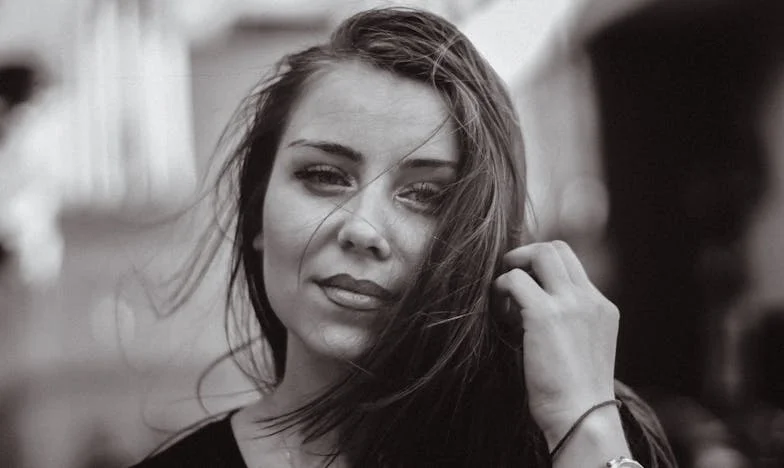 Évekig Spóroltam a Saját Otthonomra, Aztán Megjelent az Exférjem – Vajon Újra Elveszíthetek Mindent?