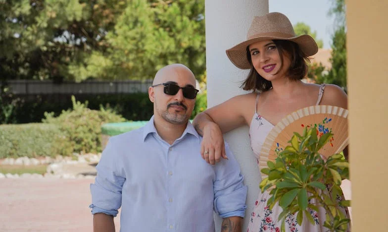 „A tizennyolcadik születésnapom óta lakbért fizetek apámnak a saját szobámért. Most azt várja, hogy eltartsam őt” – Egy magyar család titkai, sebek és számlák között