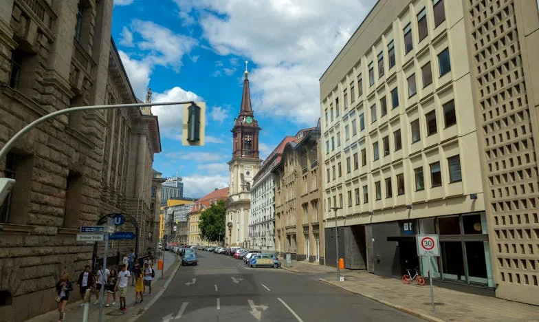 Amikor az otthon idegenné válik: Egy magyar anya vallomása a családi árulásról és újrakezdésről