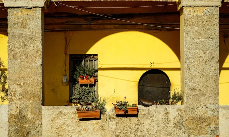 Anyám örök elégedetlensége: Hogyan mérgezi meg egy fiatal család életét a múlt árnyéka?