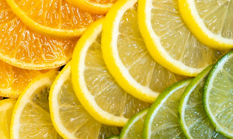 Hat év egy fedél alatt: Egy magyar meny vallomása áldozatról, családról és árulásról