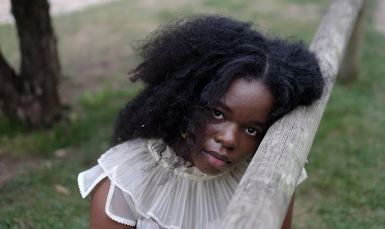 Nem olyan, mint a filmeken: Életem két otthon között – Egy magyar nő vallomása a magányról, szégyenről és újrakezdésről