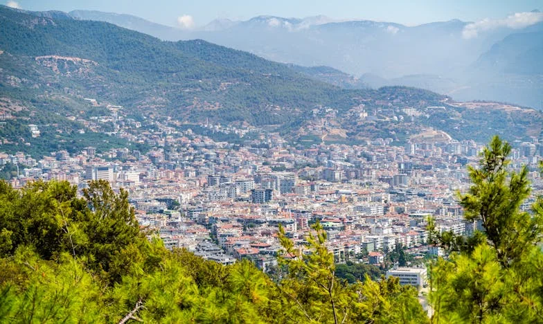 Két Tűz Között: Egy Anya Küzdelme a Fia Szeretetéért – Meddig Mehetünk el a Törődés Nevében?