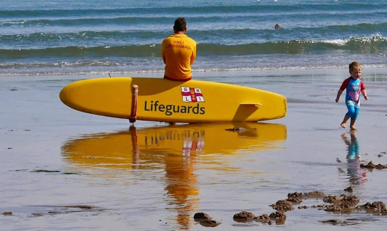 A férjem pénzén éltem – vagy ő rajtam? Egy magyar nő útja a félelem és szabadság között