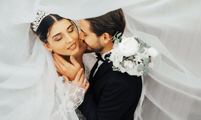 „A lányunk már nem a miénk? Egy anyai szív vallomása, amikor a vő elválasztja a családot”