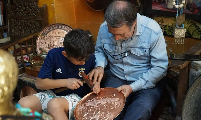 Hazatérés egy hazugságokkal teli otthonba: Szeretet és árulás között őrlődve