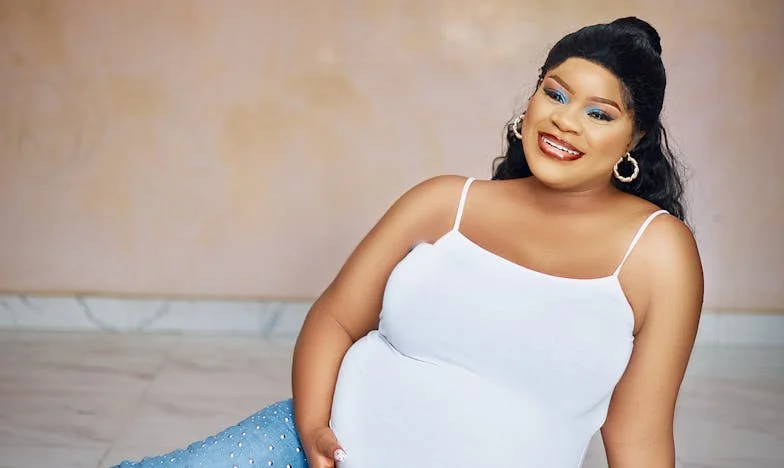 A lányom szégyellte a vidéki gyökereinket, és nem hívott meg az esküvőjére – Egy anya szívszorító vallomása