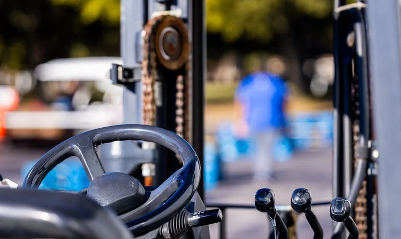 „Miért én vagyok a hibás, hogy a testvérem beteg?” – Egy lány menekülése a családi elvárások elől