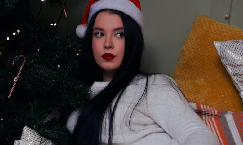 Egyedül a paneludvaron: Hogyan éltem túl a magányt és a pletykákat egy magyar kisvárosban