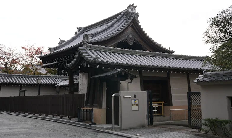 Öt forintos menyasszonyi ruha: Egy álom, egy család titkai és a büszkeség ára