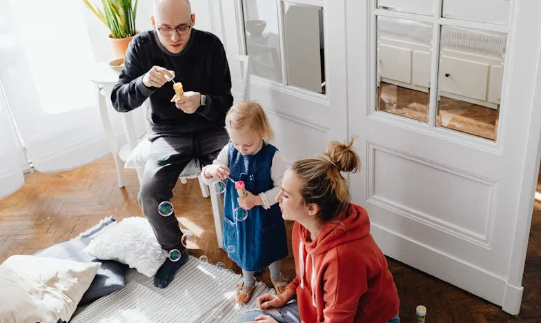 A lányom már nem ugyanaz: Hogyan távolított el minket a vejünk a saját gyermekünktől