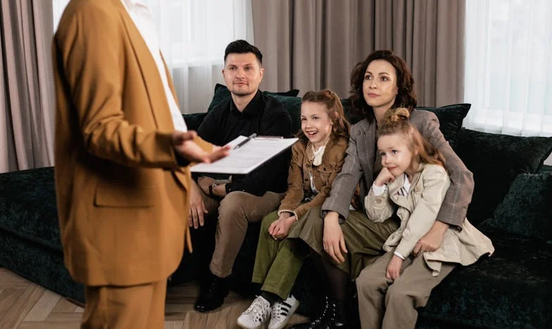 Kétkerék és Családi Kötelék: Egy Nagymama és Egy Unoka Között Húzódó Láthatatlan Fal