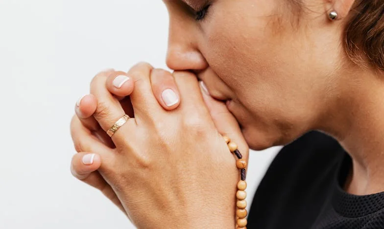 Két tűz között: Amikor a férjem és az anyósa között őrlődtem