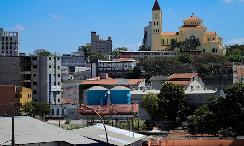 Cuando mi madre eligió el silencio: una historia de soledad en el barrio