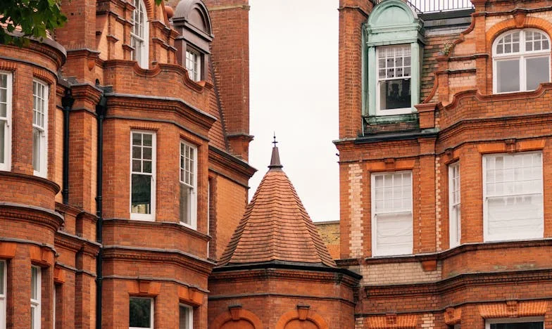 Candados en la Nevera: El Hambre Invisible en Casa