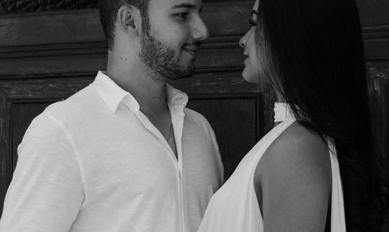 Entre las paredes de la desconfianza: ¿Puedo confiar en mi suegra?