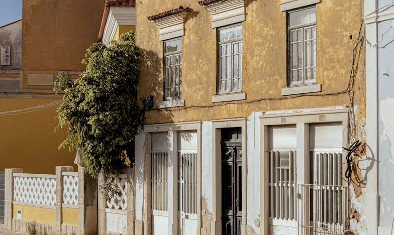 Entre Suegras y Secretos: La Decisión de Lucía