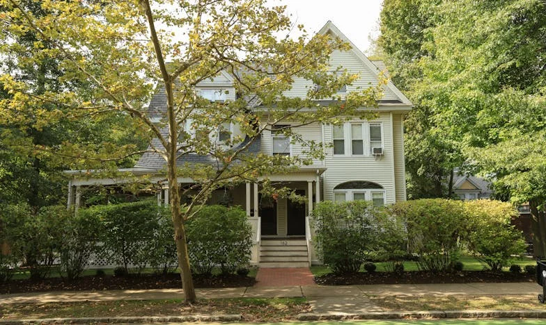 La esposa invisible: La historia de Lucía y el silencio que lo cambió todo