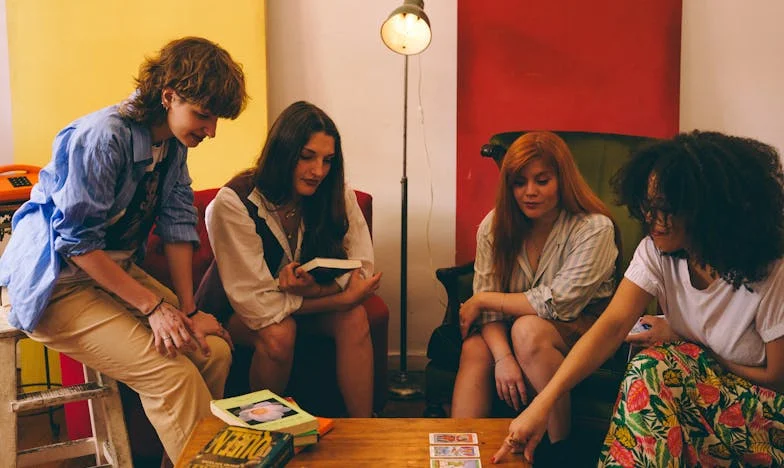 La niña que esperaba a su madre: Historia de pérdida, esperanza y un nuevo hogar